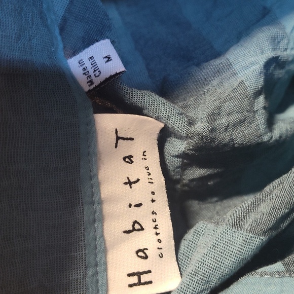 Habit Button Up Blue Top Size M #558 - Picture 3 of 4